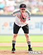 【naver综合】15日,2015 KBO LG对KIA的比赛现场,球场内开球的XIUMIN.