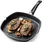 Amazon.com: GOURMEX Toughpan 感应烤锅,黑色,不粘涂层 - 非常适合肉类、鱼类和蔬菜 - 适合所有热源11英寸(约27.9厘米)烤盘: Kitchen & Dining
