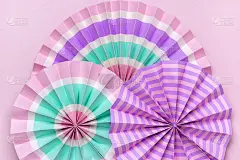 传统日本节日纸扇与粉色，绿松石，白色条纹生日聚会，庆祝节日概念抽象背景墙装饰横幅