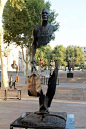 马赛街头镂空身躯的雕塑艺术-Catalano [8P].jpg