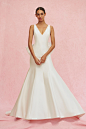 Carolina Herrera Bridal Fall 2020 Fashion Show : The complete Carolina Herrera Bridal Fall 2020 fashion show now on Vogue Runway.