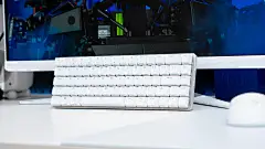 全白ROG 桌面套装分享,不知道这套桌面是你的菜吗?_显示器_设计的_白色