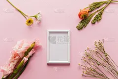 给母亲的贺卡，父母节。美丽的花卉模型与copyspace