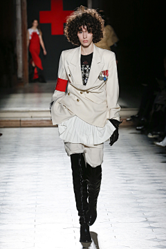 阿格尼斯的格调采集到Runway
