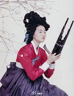 仿朝鲜古画情境韩服照，在水一方，春梦一场。模特张允朱