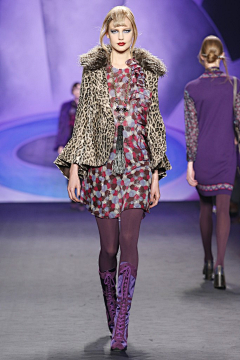 lneekaa采集到Anna Sui RTW Fall 2014