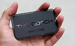 【名片设计】国外的金属名片设计，小编弱弱的问一下，这么发不要钱的吗。。。