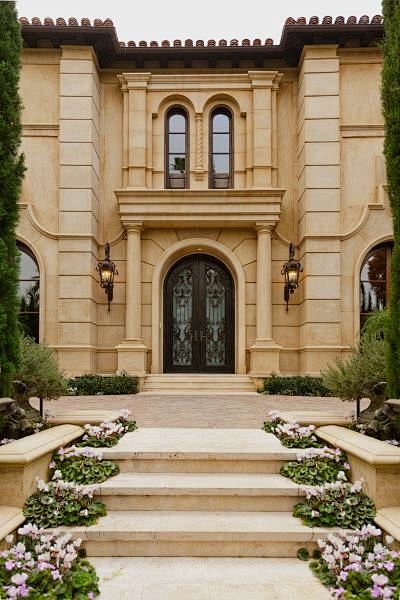 Exterior - grand ent...