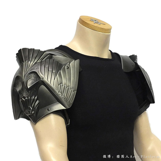 EAGLE SHOULDERS (鹰肩)...