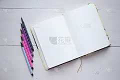 空白相册表为您的文本，复制过去和模拟为您的浪漫和诗歌设计