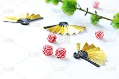 日本的新年形象(mizuhikidama, ougi和matu)