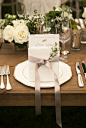 小清新风婚礼餐盘设计推荐。来自：婚礼时光——关注婚礼的一切，分享最美好的时光。#婚礼布置##餐桌布置##餐盘设计#