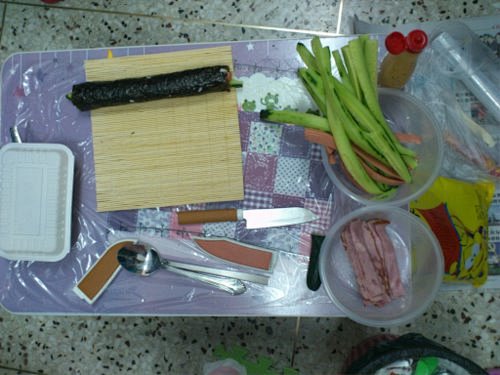 在宿舍里做的紫菜包饭（解馋哒）




...