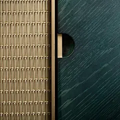 Sumptuous materials and refined craftsmanship are distinctive traits of a Lanserring Kitchen. None more so than our signature brass mesh and forest green hand oiled oak. Thank you to @homesandgardensuk for the wonderful feature on our Welsh barn project. 