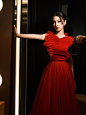angelababy超话  ❤️红色薄纱笼罩，爱心迸发神秘气息。boss颖@angelababy 灵动与梦幻并存，带你感受爱丽丝仙境的奥秘。#北京国际电影节# ​​​​