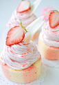 【食物文艺】草莓蛋糕