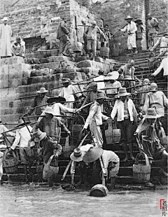 1920武汉挑水夫