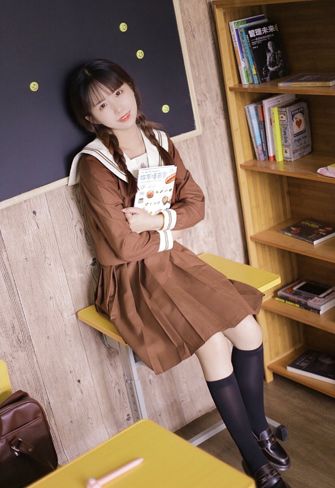 双马尾学生制服美女性感写真图片59性感美女美桌网