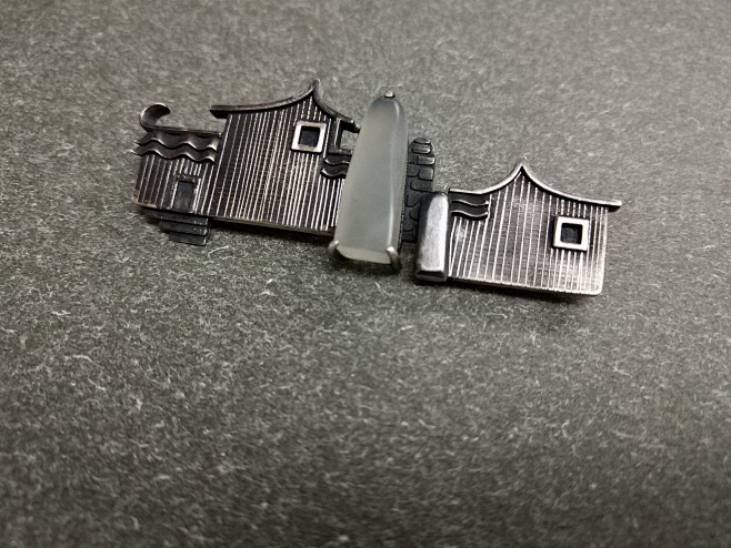 一树》胸针与吊坠/银镶玉 作者：邢应