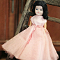  黑发眨眼古董娃娃 粉色礼服