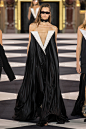 Balmain Spring 2020 Ready-to-Wear Fashion Show : The complete Balmain Spring 2020 Ready-to-Wear fashion show now on Vogue Runway.