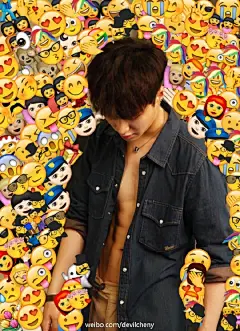 #张艺兴# 图一P了我快一个小时再也不想P这样的了(图一就像机场接机一样的可怕)快用后面三张洗洗脑吧@努力努力再努力x @张艺兴懵逼表情包 @懒羊羊加菲猫love努力兴x