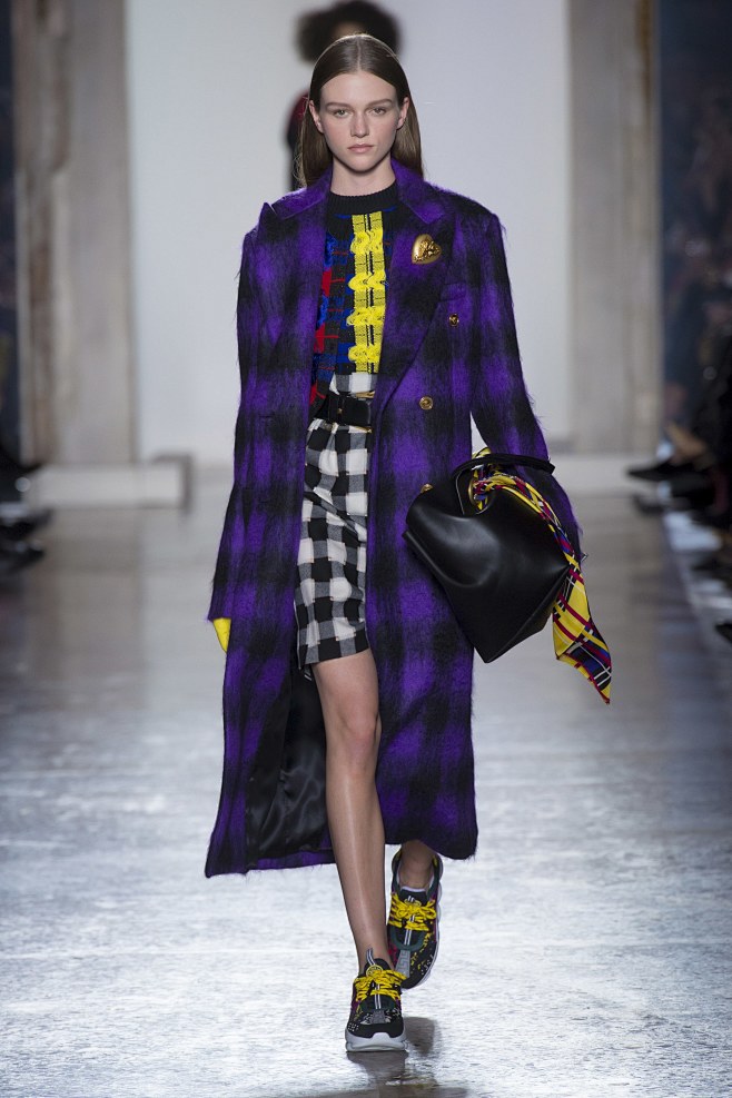 Versace Fall 2018 Re...