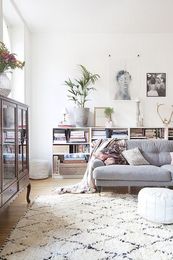 A chic and calm livi...