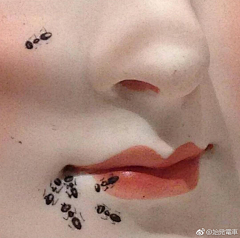 入出设计采集到唇