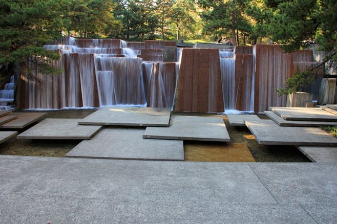 台地式瀑布跌水及方形平台