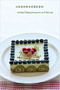 抹茶蛋糕卷“饰”抹茶慕斯蛋糕 做法详见http://blog.sina.com.cn/s/blog_55ae05a70100gu9d.html