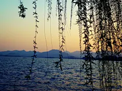 【4月7日-098/365】傍晚的西湖夹带着江南女子温婉的美。_旅行_新浪轻博客