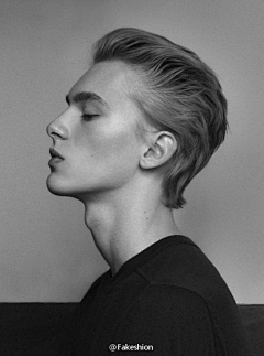 MRYES7采集到Dominik Sadoch