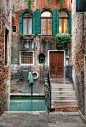 bluepueblo:

Arched Windows, Venice, Italy
photo via susan
