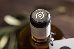 @好好广告—陈小强 好好广告是一家集品牌建设、广告创意、电商服务为一体的综合创意机构，为客户提供全方位品牌设计服务和整体视觉解决方案：包括品牌VI设计、创意海报设计、产品包装设计、新媒体传播、电商视觉形象等综合线上&amp;线下一站式品牌设计服务。了解更多，关注微信公众号“好好设计”：Haohao-design 。
