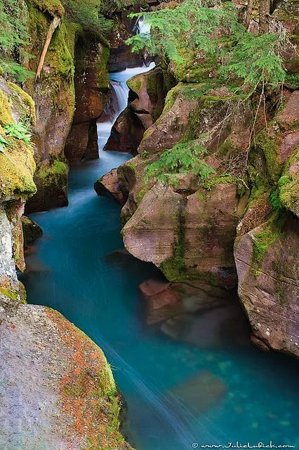  雪崩峡谷，冰川国家公园。