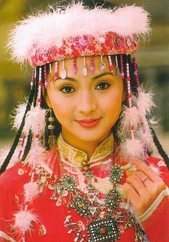 刘丹在还珠格格里的香妃造型惊艳了当年的我.