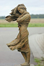 Sculp Lovers Dancing in the Wind by Chinese sculptor, Lou Li Rong