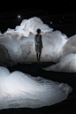 日本艺术家Kohei Nawa的创意摄影，漫步云端
