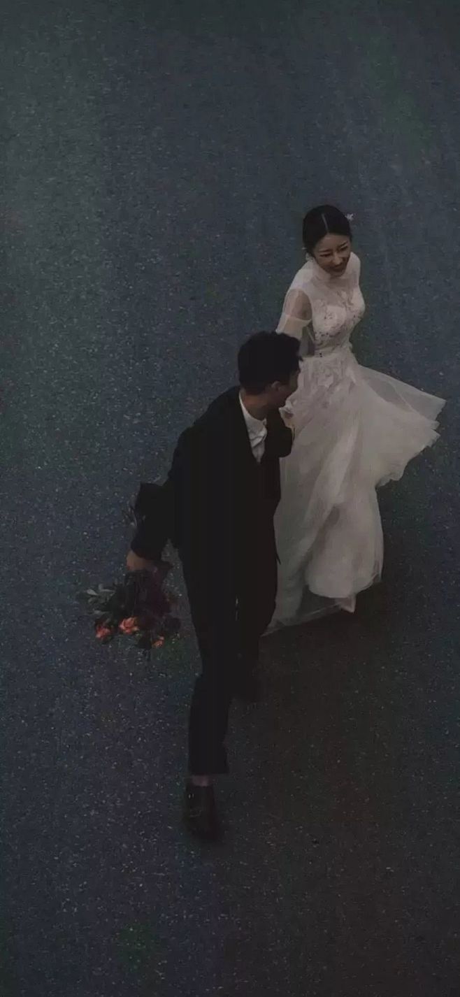 其实我没有刻意等他，只是后来喜欢不上别人...