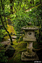 日本庭院，神社等里常见的元素：石灯笼