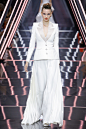 Ralph & Russo Fall 2018 Couture Fashion Show : The complete Ralph & Russo Fall 2018 Couture fashion show now on Vogue Runway.