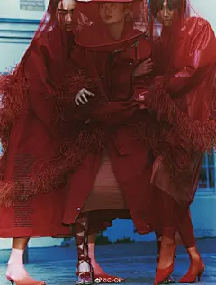 #C-Oli# DAZED UK Summer 2021: “Bound To” by Thue Norgaard  ||  《DAZED》新刊时装大片，一组全亚裔面孔：@贺聪HeCong 、Ash Foo（符宁）、Chloe联袂演绎～♥️

Styling by Jacob K ​​​​