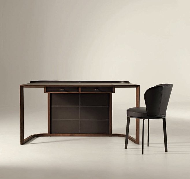 Ion Desk by Giorgett...