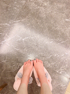 com采集野子xx采集到冯提莫33111可爱的脚丫的照片 - 微相册photo.