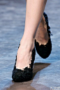 黑色一样好看！好美的蕾丝鞋。