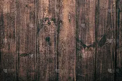 褐色软木板表面为背景，木板质地为木纹