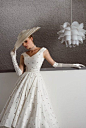 20世纪50年代白色斑点连衣裙奶奶用来从上世纪50年代图片穿这种风格的礼服：-）
