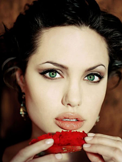 殇城づ采集到AngelinaJolie