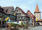 德国的根根堡，一个中世纪小镇，歌特风格建筑